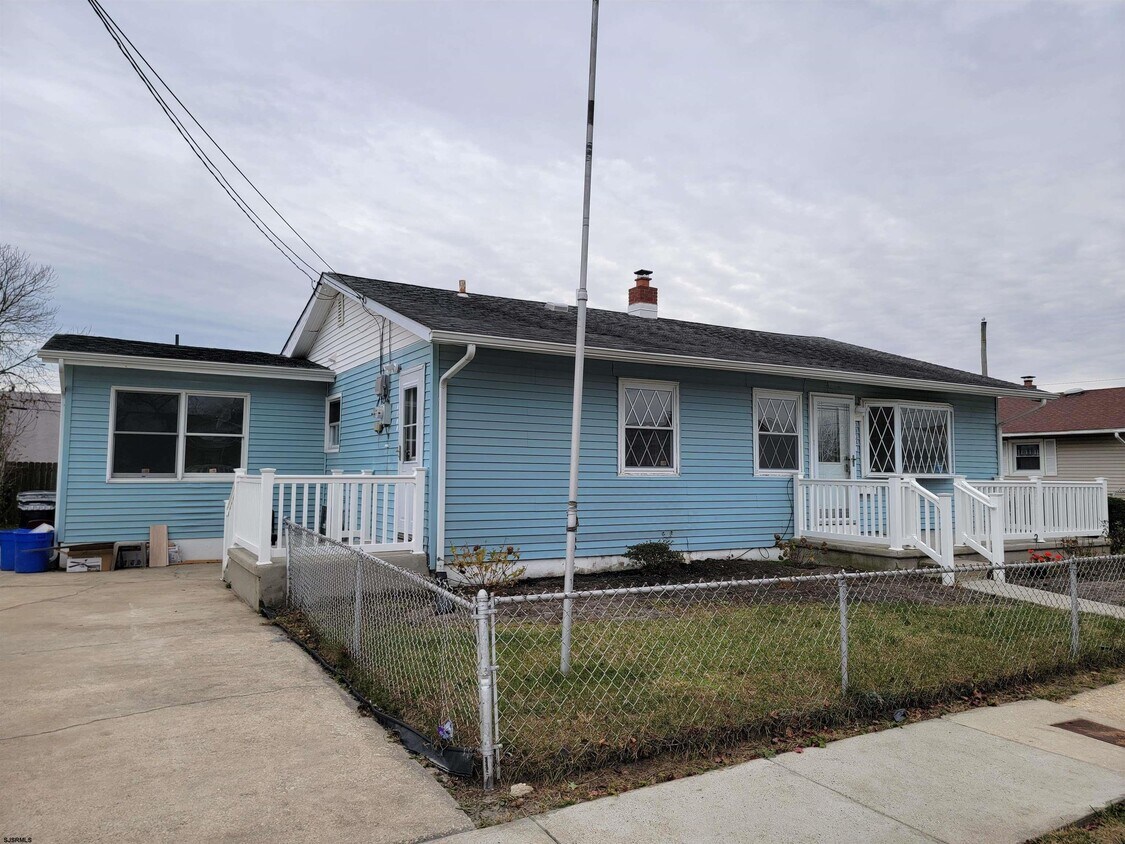 Foto principal - 1834 Beach Ave