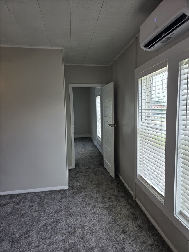 Foto del edificio - 615 Kernohan St