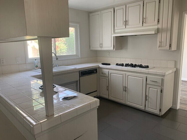 Kitchen - 6533 Almar St