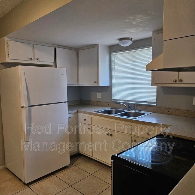 Foto del edificio - 13929 First St