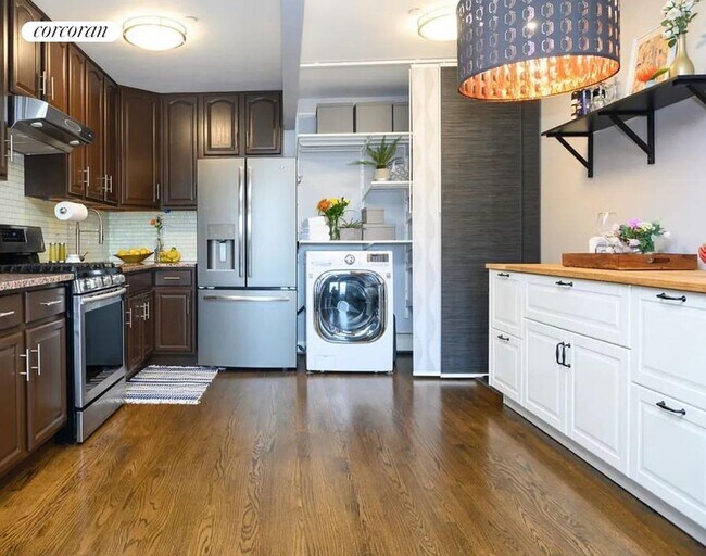 Foto del edificio - 41-35 67th St