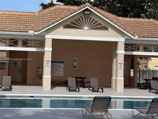 Foto del edificio - 13427 Fairway Glen Dr