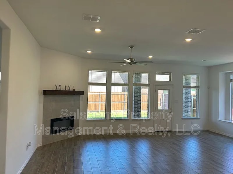 Foto principal - 224 Cherryvale Ln