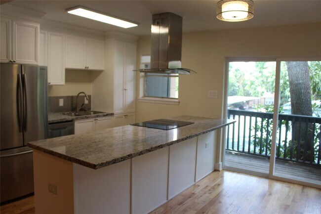 Building Photo - 8211 Kingsbrook Rd