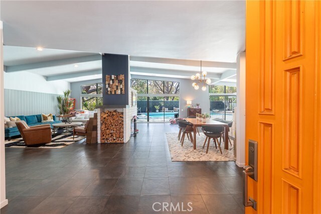 Foto del edificio - 15626 Royal Ridge Rd