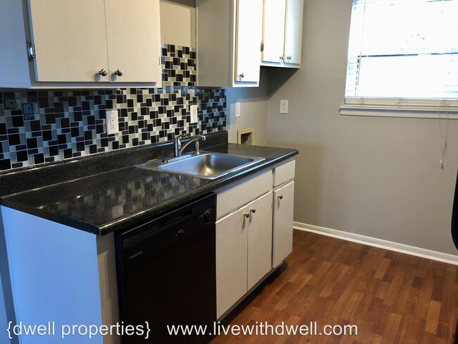 Building Photo - 3500 7th Ct S