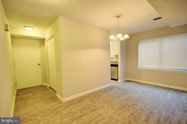 Building Photo - 228 Canal Park Dr