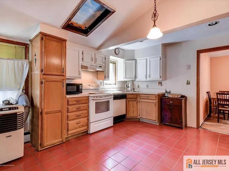 Foto del edificio - 280 Shoreland Cir