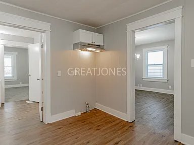 Foto del edificio - 1557 Lawton Ave