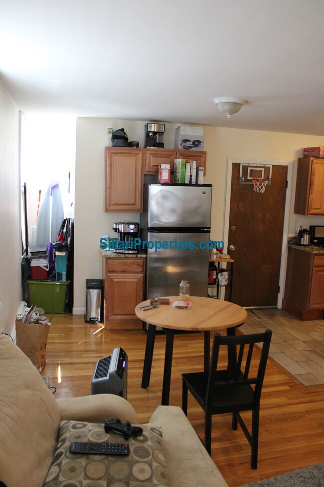 Foto del edificio - 37 Davis Sq