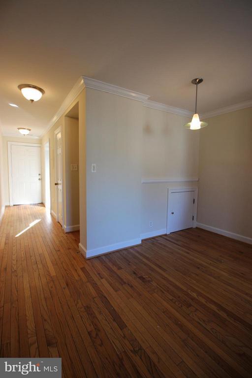 Foto del edificio - 1224 Eton Ct NW