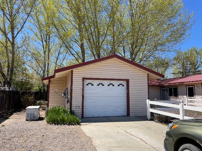 Building Photo - 470-755-755 Tule Dr