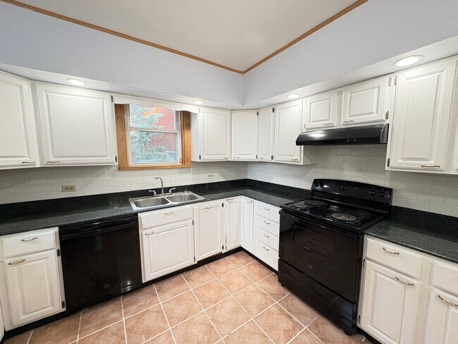 Foto del edificio - 6345 Morrowfield Ave