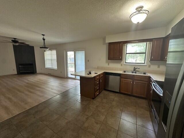 Building Photo - 3701 Santiago Dr