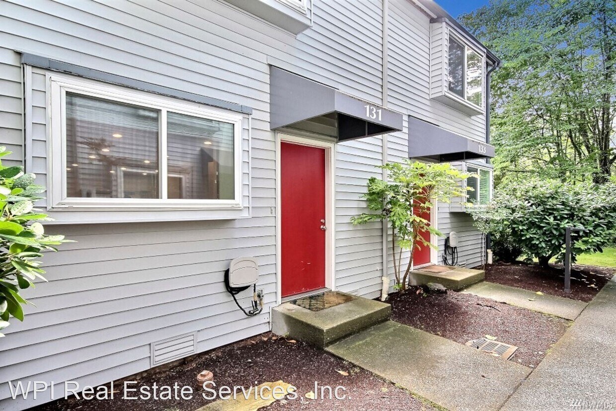 Primary Photo - 2 br, 1.5 bath House - 131 146th Ave SE