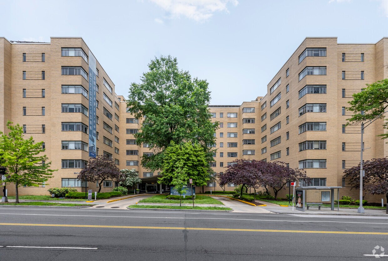 Foto principal - 3801 Connecticut Avenue