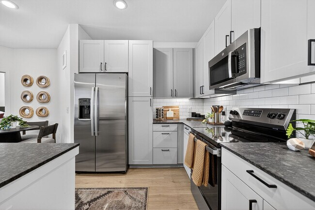 Photo - Marlowe Corinth Groves Apartments