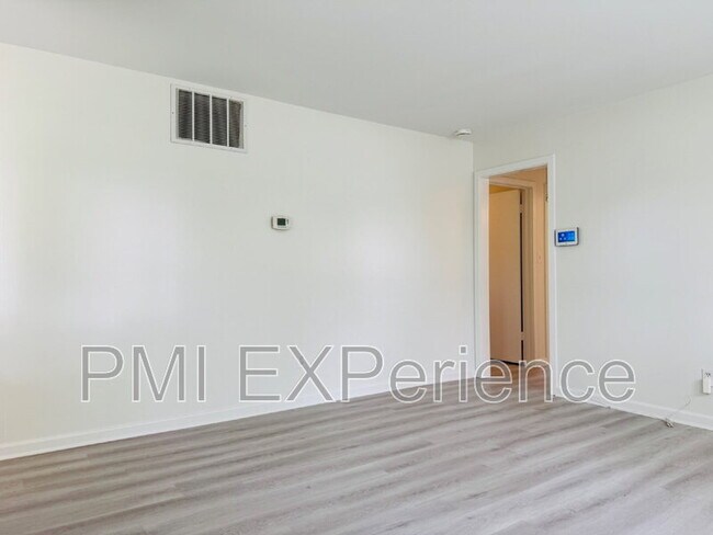 Foto del edificio - 1204 Broadwood Dr