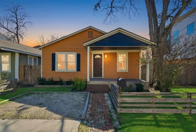 Photo - 1110 E 27th St House