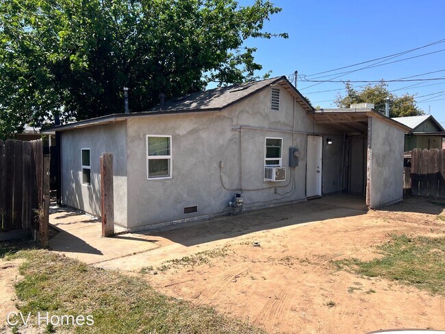 Building Photo - 2 br, 1 bath House - 922 1/2 E St.