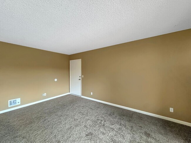 Foto del edificio - 9550 Carroll Canyon Rd