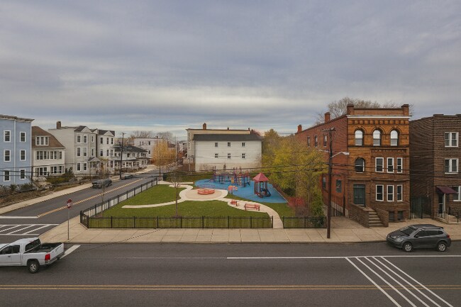 Foto del edificio - 156 Ridgewood Ave