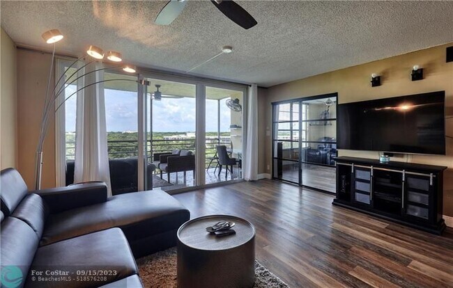 Foto del edificio - 575 Oaks Ln