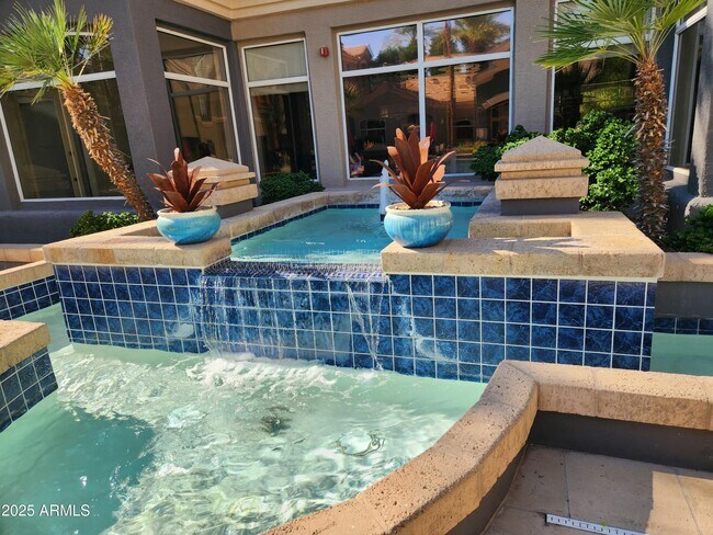 Foto del edificio - 4455 E Paradise Vlg Pkwy S