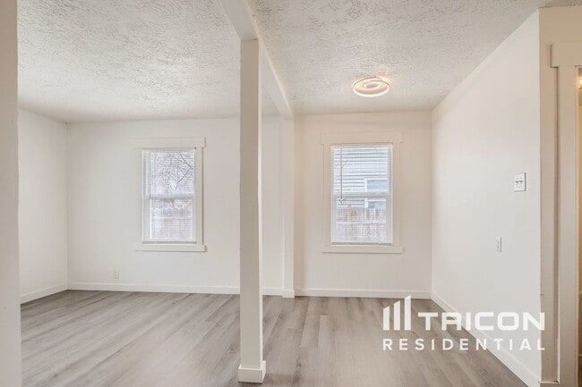 Building Photo - 1335 W 800 S