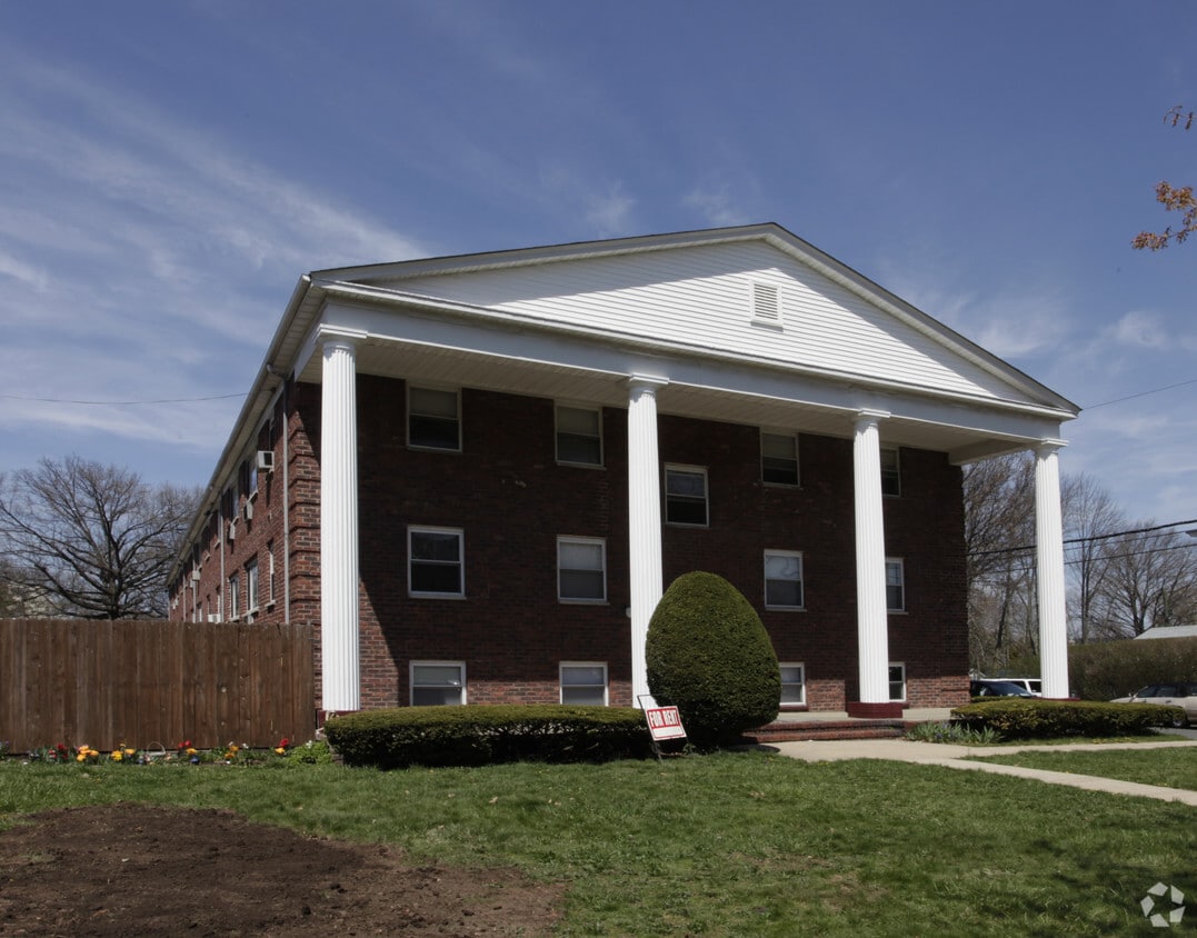 Building Photo - 145 Stiles St