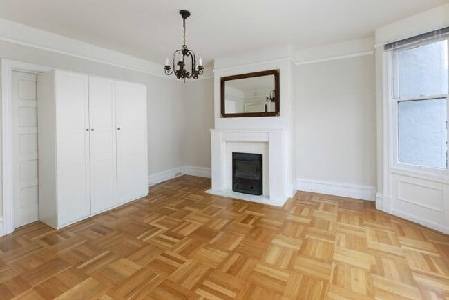 Building Photo - 2 bedroom in San Francisco CA 94123