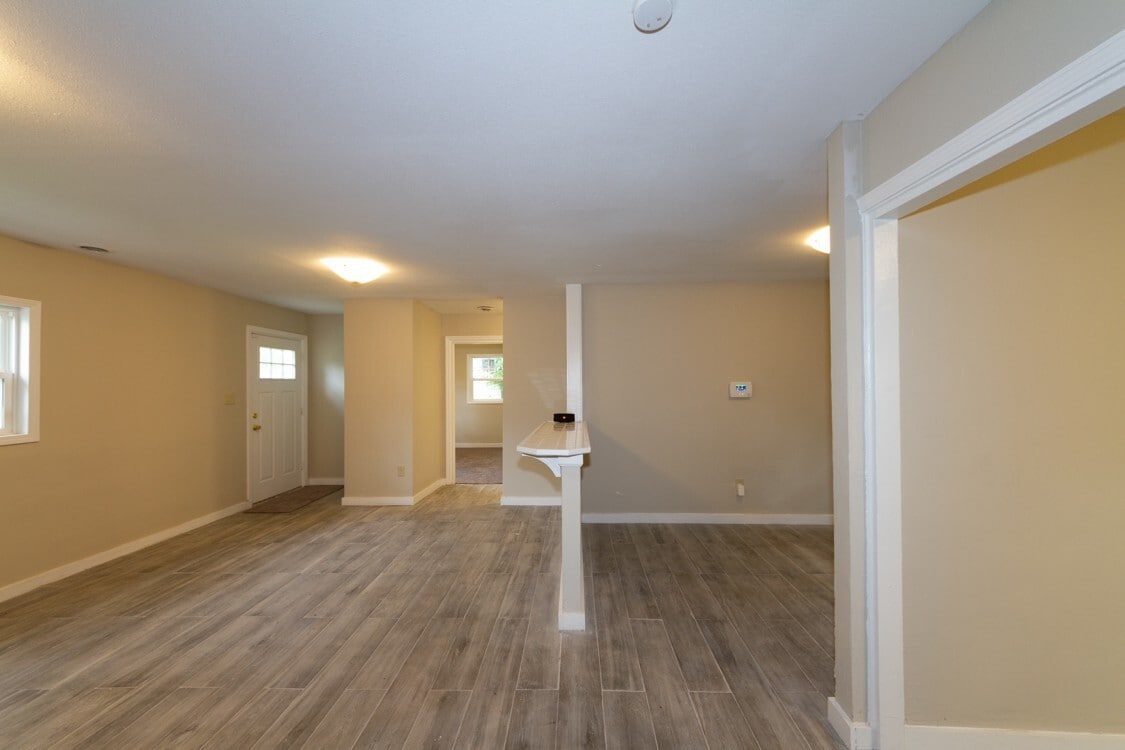 Foto principal - Completely remodeled 3 bed 1 bath home rea...
