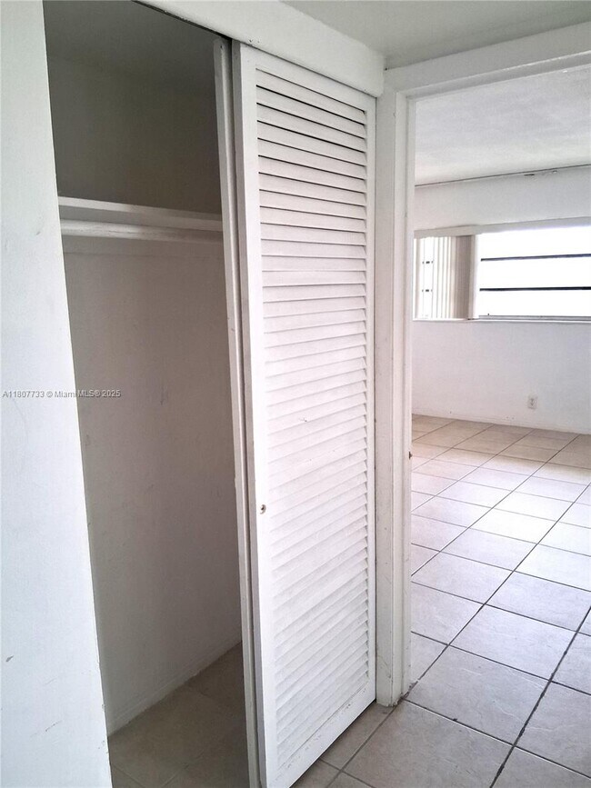 Foto del edificio - 16701 NE 14th Ave