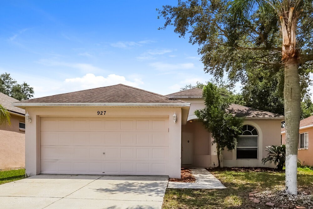 Primary Photo - 927 Grand Canyon Dr