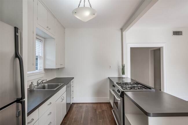 Foto del edificio - 1737 Albans Rd