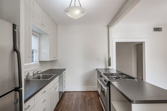 Building Photo - 1737 Albans Rd