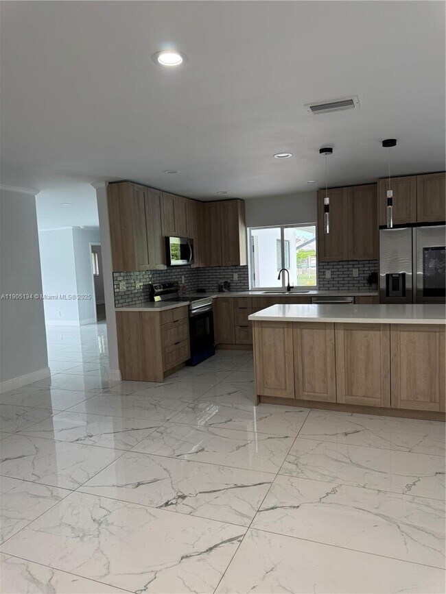 Foto del edificio - 11811 NW 5th Ct