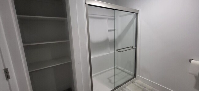 Building Photo - 393 S Cor Vw Dr