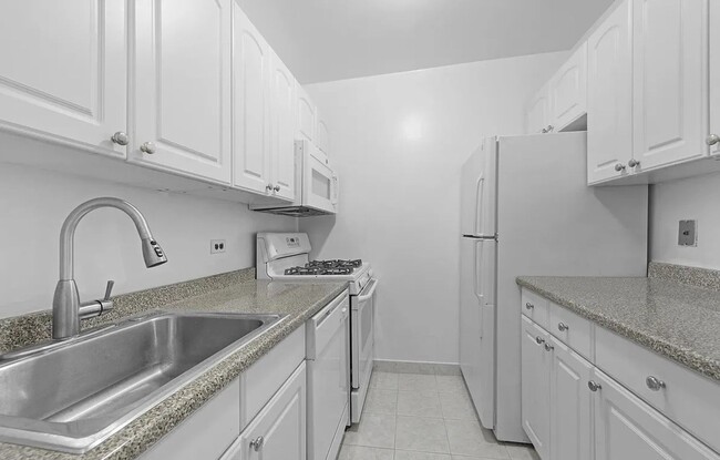 Building Photo - Spacious 1 Bedroom 1 Bathroom  Available