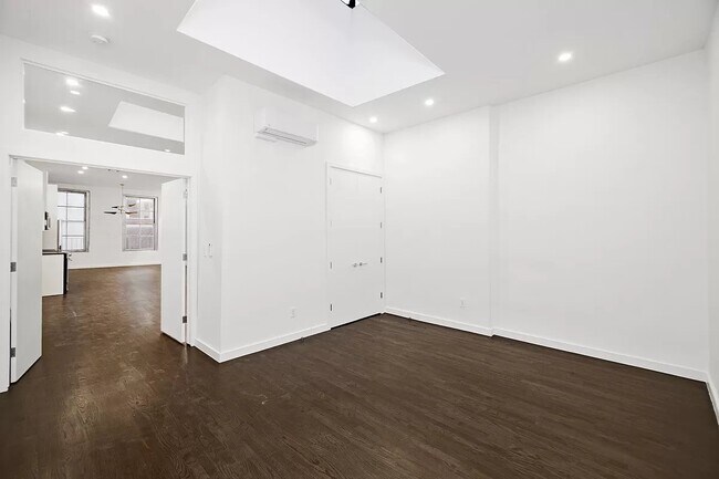 Building Photo - 30 East 14th Street