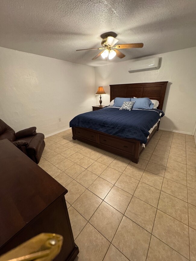 Building Photo - 608 Alicia Dr