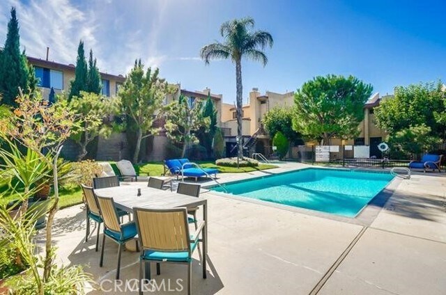 Foto principal - 22038 Vanowen St