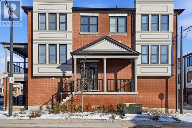 Building Photo - 975 Whitlock Ave