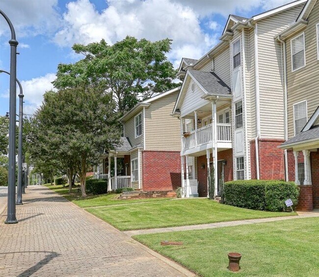 249 Ralph David Abernathy Blvd SW, Atlanta, GA 30312 Townhouse for