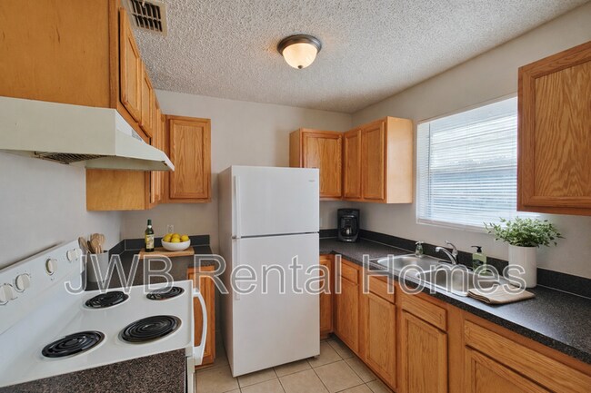 Foto del edificio - 1121 La Marche Dr