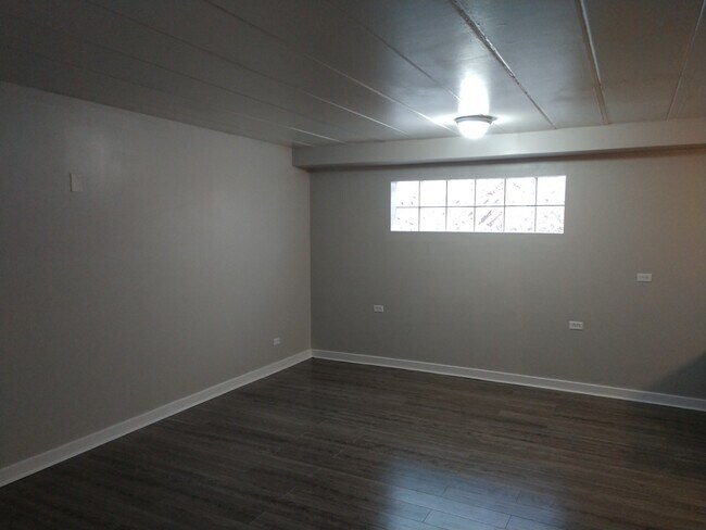Foto del edificio - 5813 W 35th St