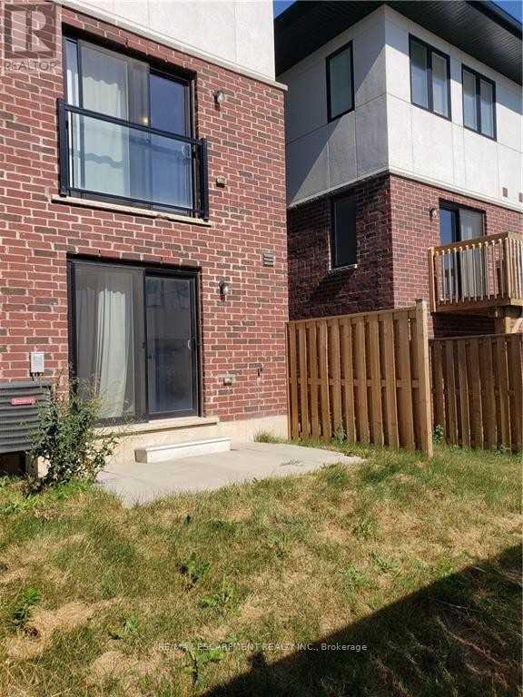 Building Photo - 15 Muhollard Ln