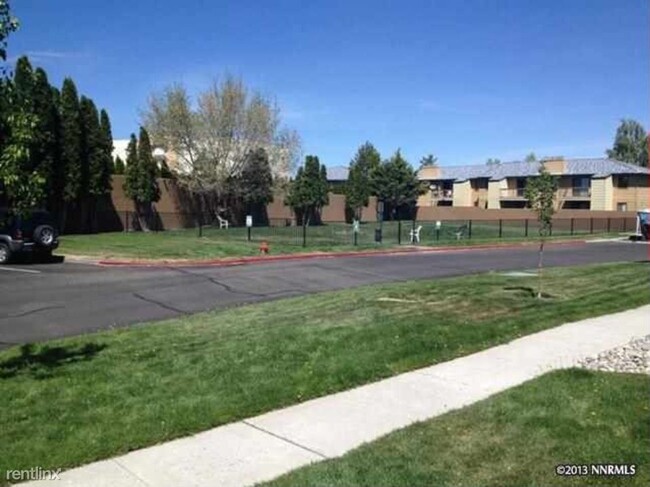 Building Photo - 1 br, 1 bath Condo - Wood Chase Condominiu...