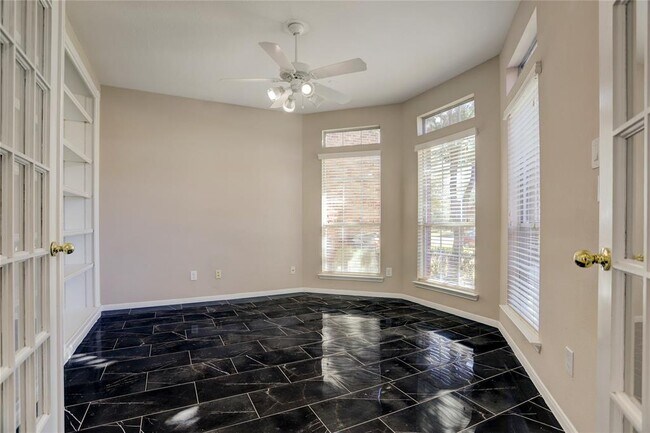Foto del edificio - 13419 Sunset Bay Ln