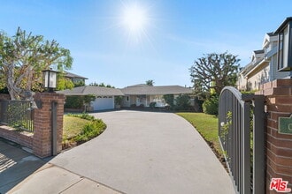 Building Photo - 14972 Camarosa Dr